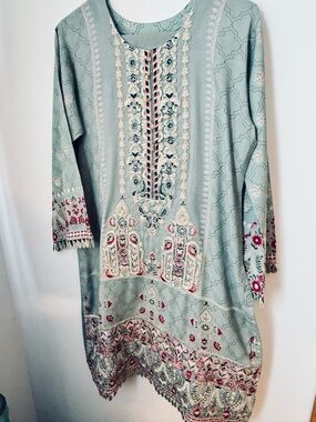 Embroidered Sage Green 3/piece Pakistani Salwar Kameez w/beautiful dupatta